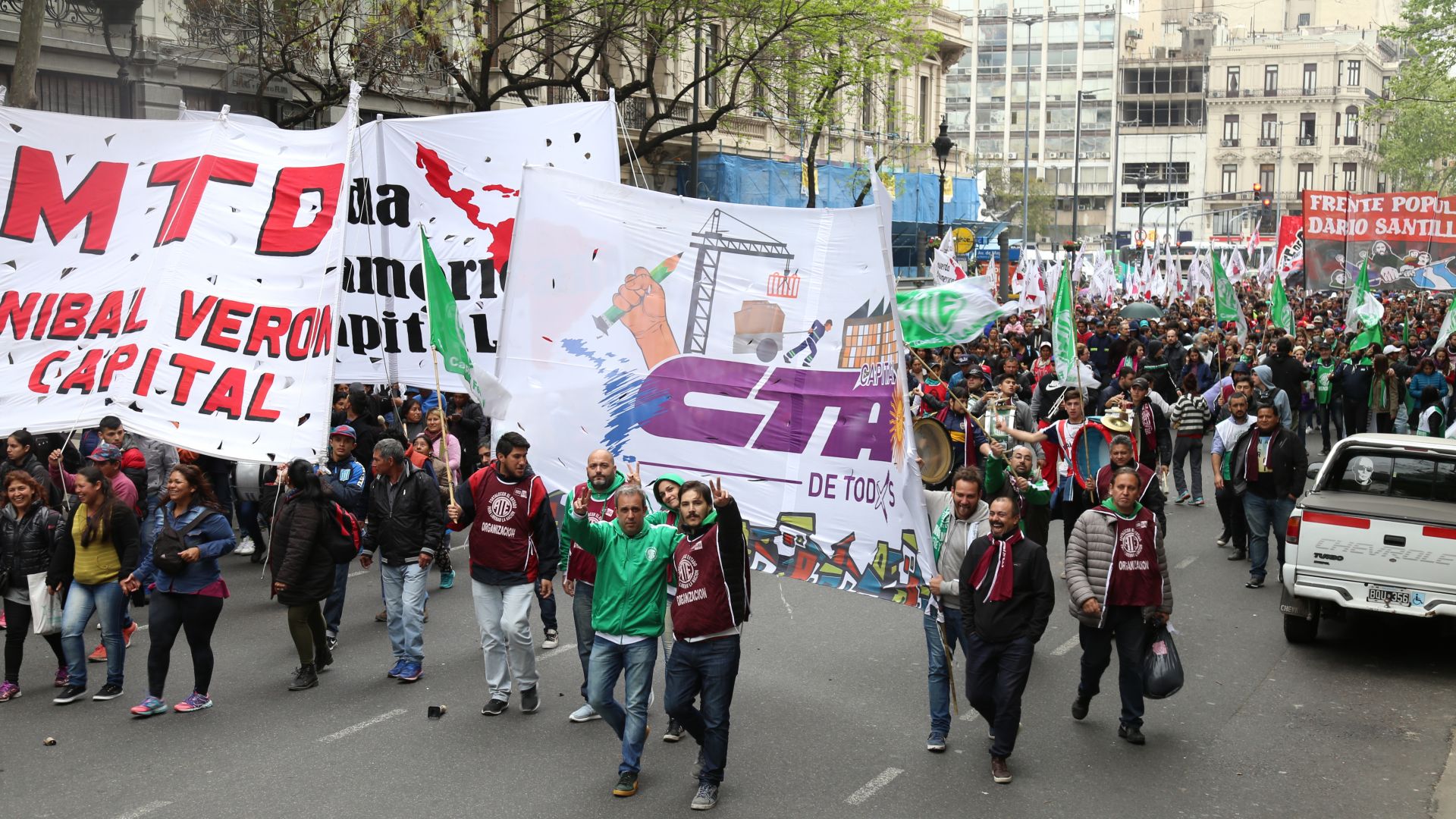 Junto a organizaciones sociales exigimos la Emergencia Social y Laboral